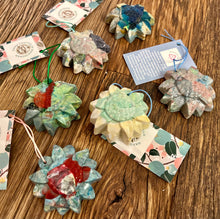 Load image into Gallery viewer, Flower Ornaments