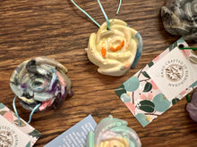 Load image into Gallery viewer, Flower Ornaments